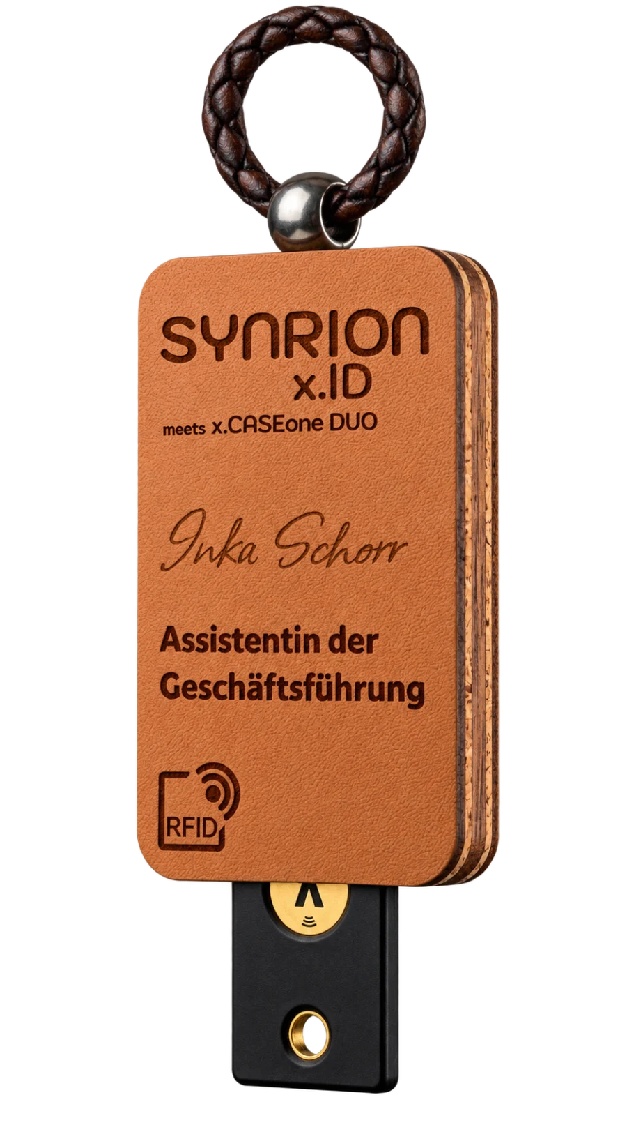 SYNRION x.CASEone DUO in leather, wood and cork with name engraving, braided strap and exposed YubiKey end.
